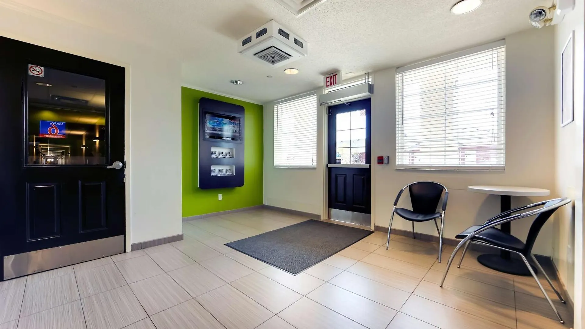 Studio 6 Toronto - Mississauga With Kitchenettes