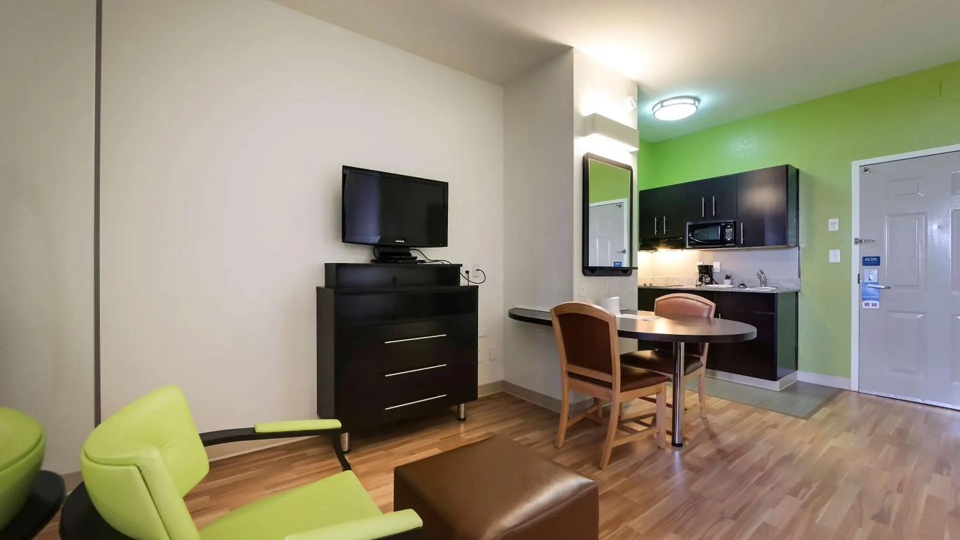 Studio 6 Toronto - Mississauga With Kitchenettes 2*,  캐나다